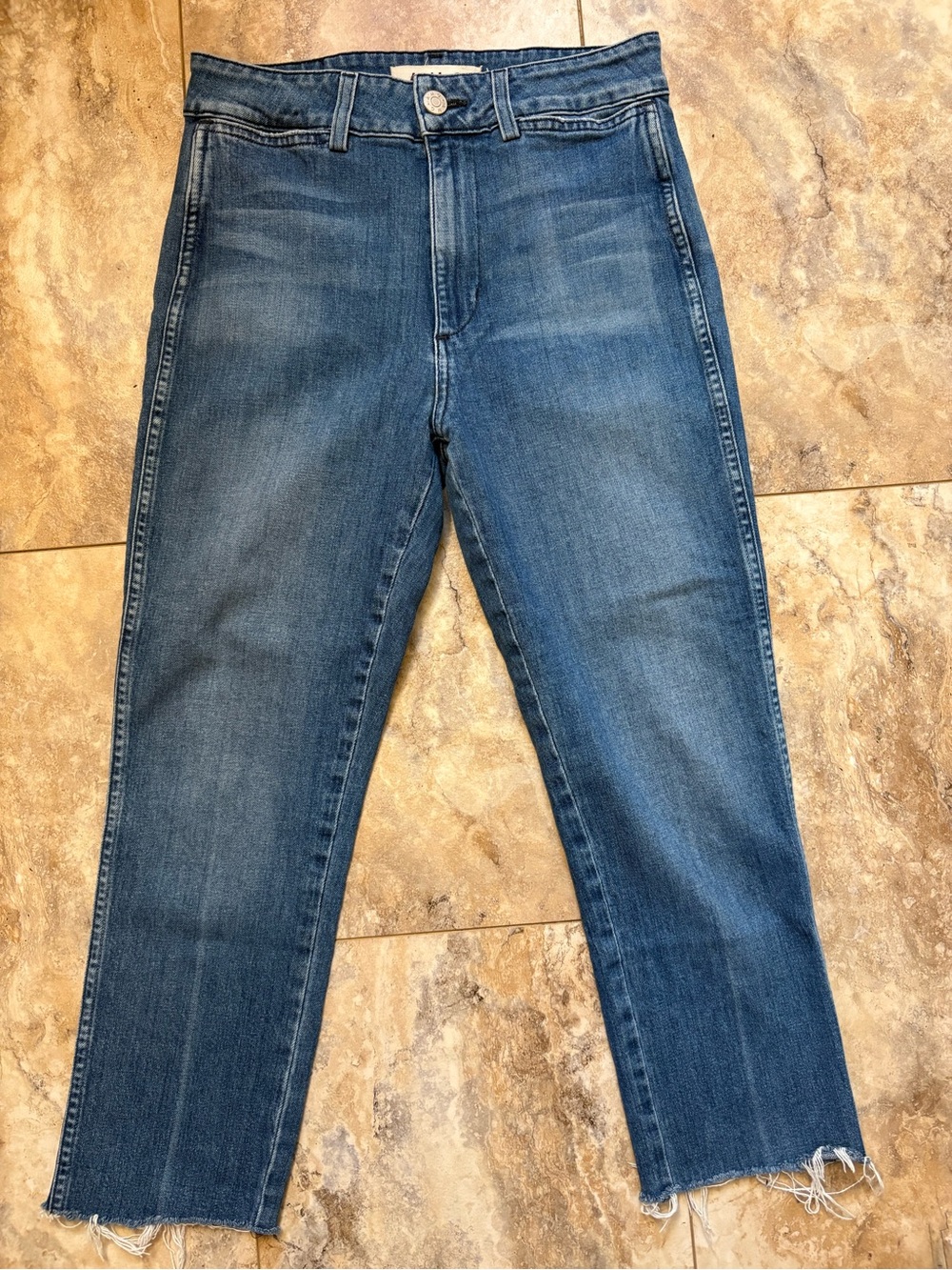 AMO Audrey Crop Fray Hem Jeans in Starlight Wash Women’s 28
